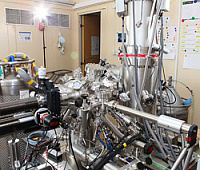 Низкотемпературный сканирующий туннельный микроскоп производства компании Омикрон.
